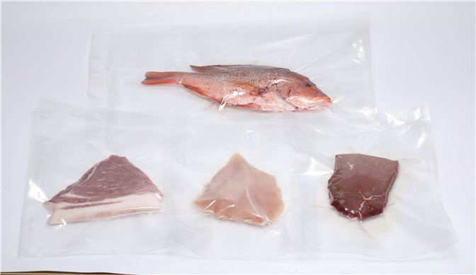 Which universal vacuum sealer bags need to be vacuumed?